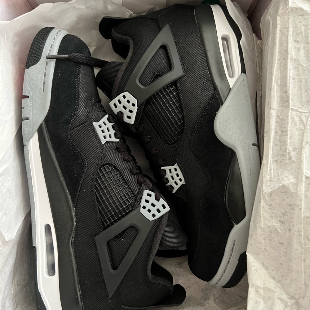 Jordan’s Retro 4 Men’s sneakers. New. Never worn.